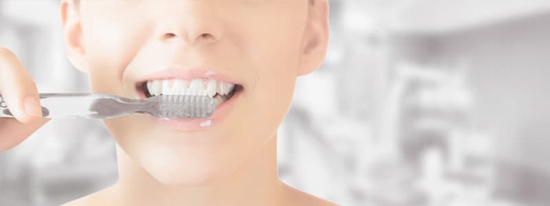 Mal aliento - Una correcta higiene bucal es fundamental para evitarlo.