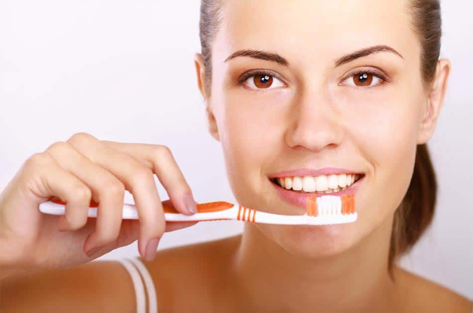 Mantenimiento de implantes dentales - Mantenimiento y cuidados en casa